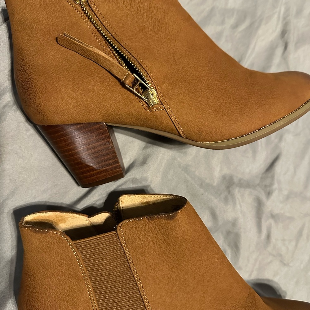 Vionic Tan Ankle Boots with Gold Zipper - Picture 5 of 10